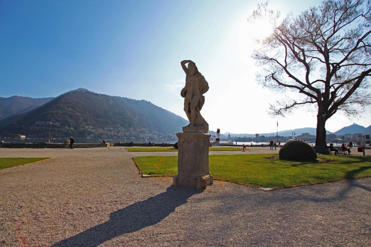 Ancient Courtyard Bonanomi In Como Historic Centre Exterior photo
